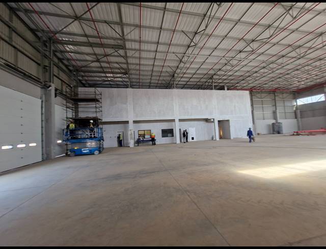 1,984M² WAREHOUSE TO LET IN JET PARK